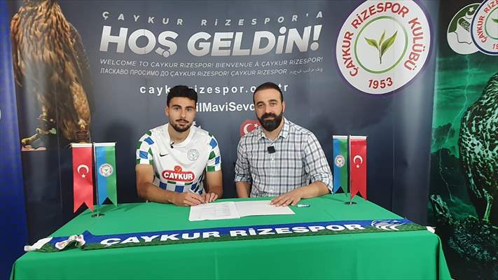 Çaykur Rizespor, gurbetçi futbolcu Deniz Hümmet’i renklerine bağladı