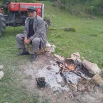 Karabük’te devrilen traktörün altında kalan 80 yaşındaki yaşlı adam öldü