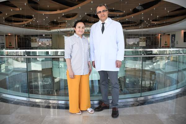 Kazakistanlı öğretmen Türkiye’de total kalça protezi ameliyatıyla sağlığına kavuştu